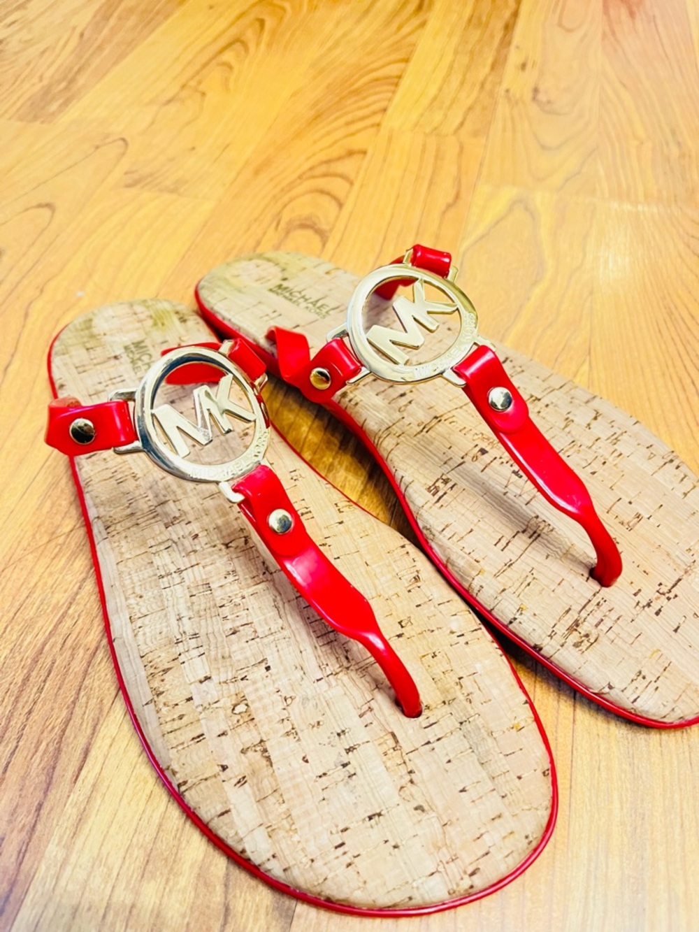 Michael Kors Jelly Thong Sandals – cherry Red Logo Charm Cork Sole Size 9 - Picture 4 of 8